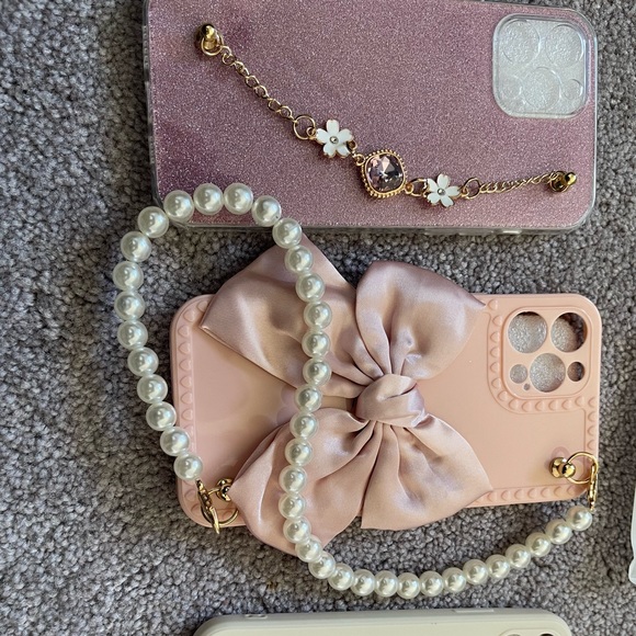 Iphone 12/13 pro max cases - Picture 2 of 9